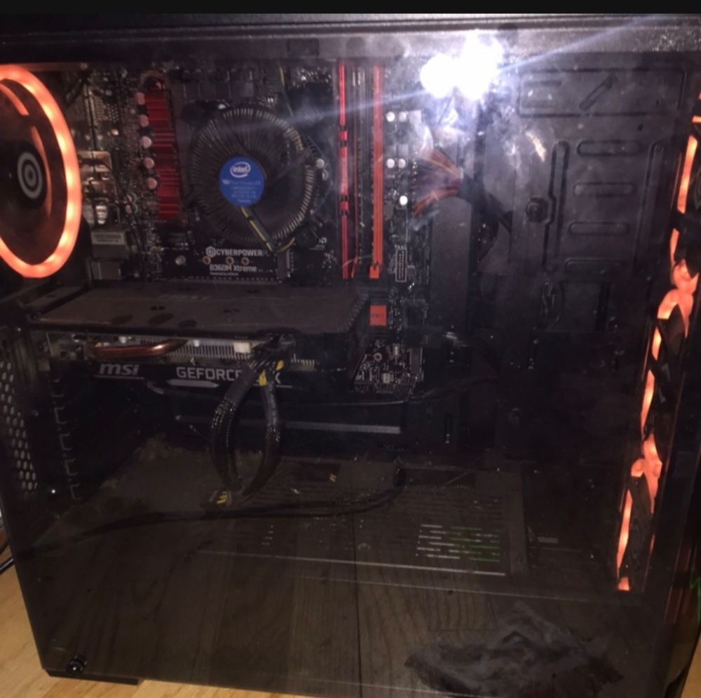 Gaming pc and monitor